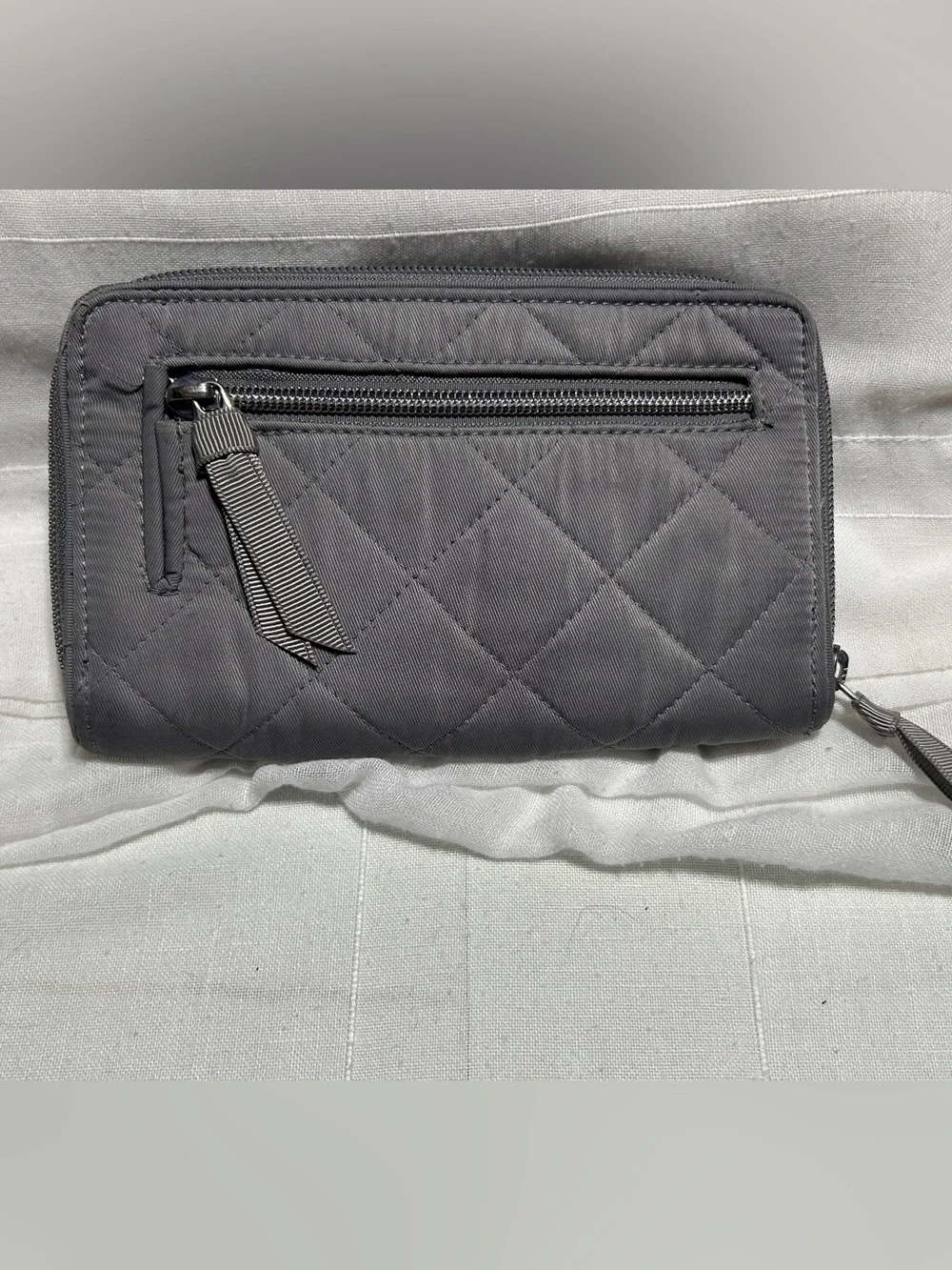 Vera Bradley Gray Performance Twill RFID Turnlock Wallet - Picture 2 of 7
